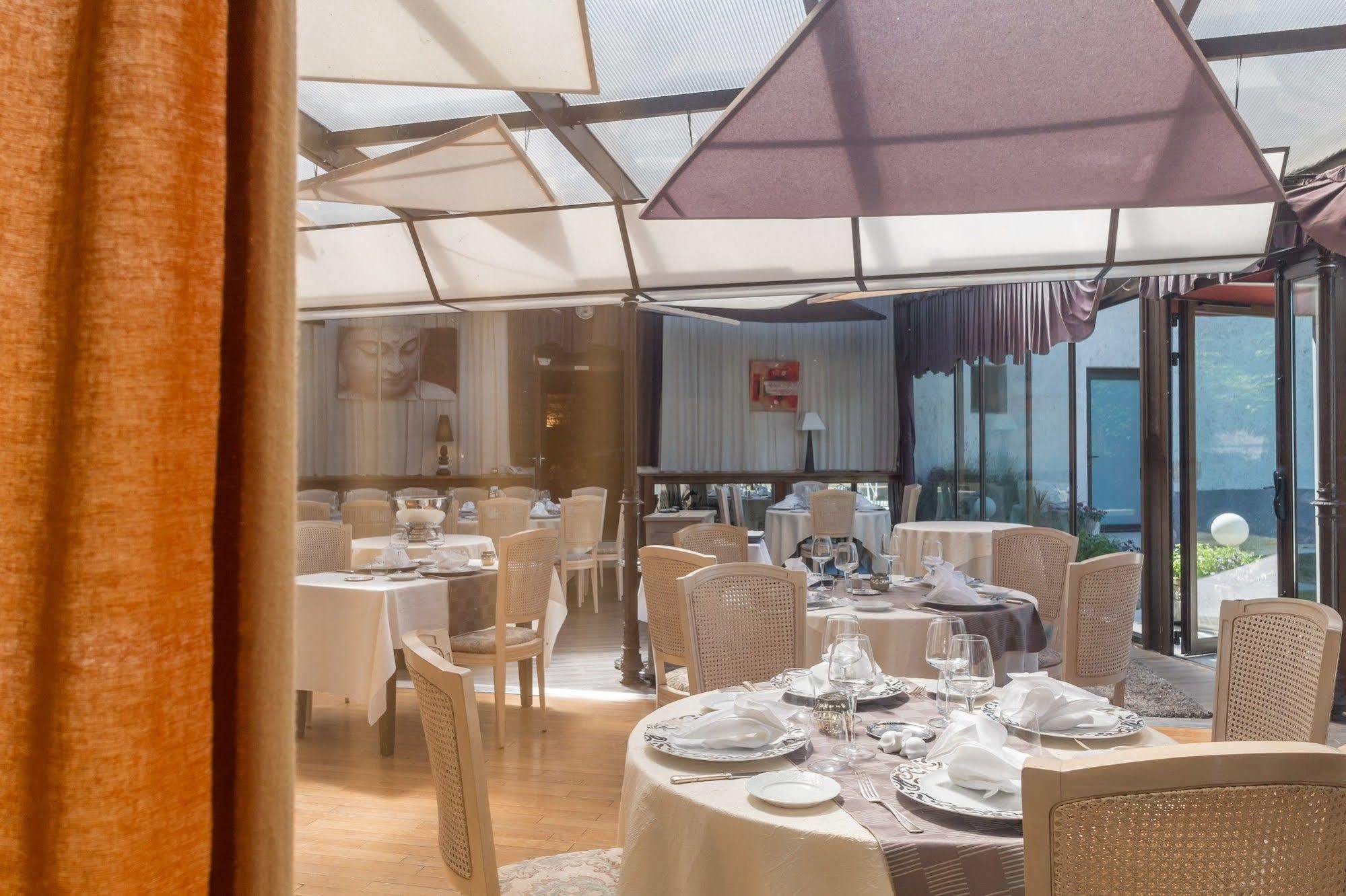 Hotel Restaurant Laurent Perreal Attignat Eksteriør billede